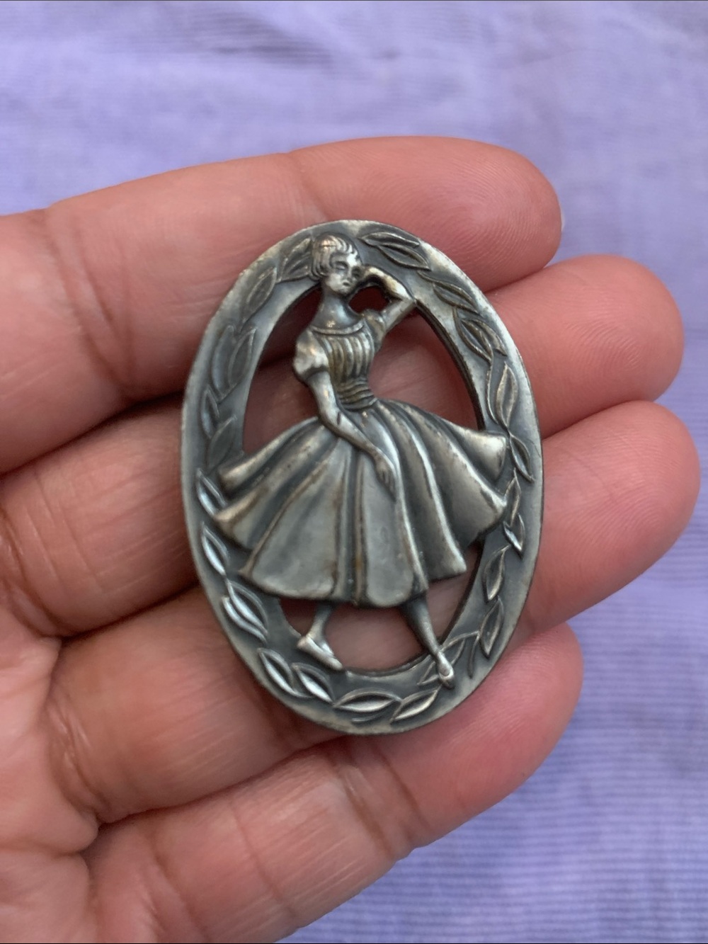 Vintage Singer Teenage Dressmaker Contest Brooch Qualifiers Award
